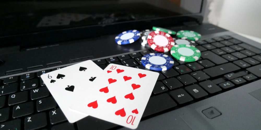 how casinos make money from poker