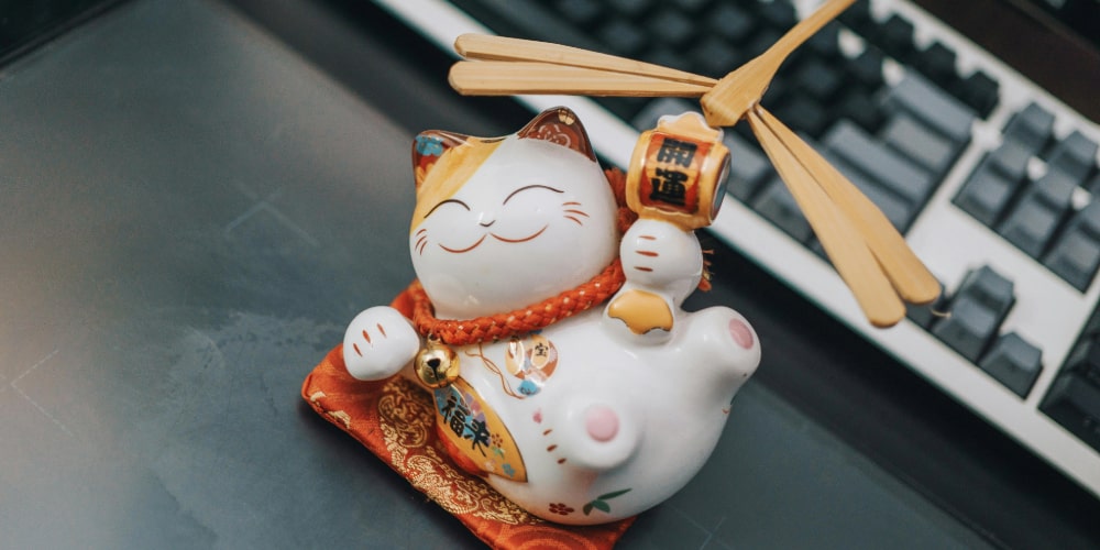 Lucky cat symbol