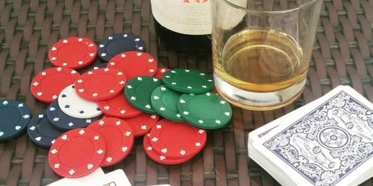 How To Practice Responsible Drinking And Gambling At Casinos