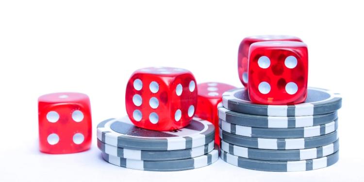 Why Low Rolling At Online Casinos Is The Best Strategy