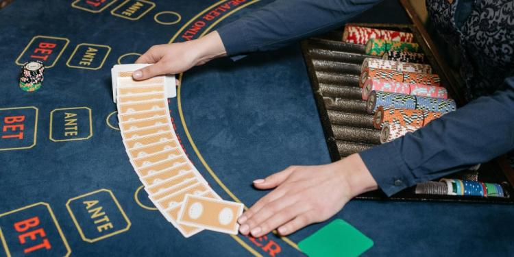 Best Best Live Dealer Strategy Tips To Keep You Winning