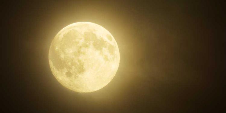 Gambling During A Supermoon – Esoteric And Scientific Takes!